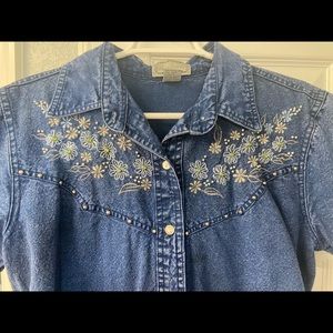 Vintage Western Denim dress. Does have two pockets along the waist.